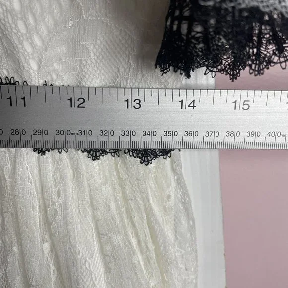 Wolf And Badger Nissa Dress EU 40 US 8 White Black Lace V Neck MIDI Short Sleeve - Picture 10 of 11